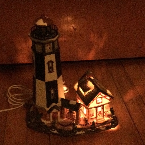 Vintage Santa’s Workbench Sea Signal  Lighthouse - Picture 7 of 7